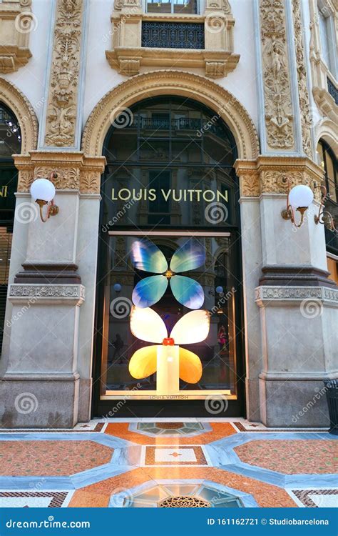 louis vuitton black friday milano|louis vuitton italy.